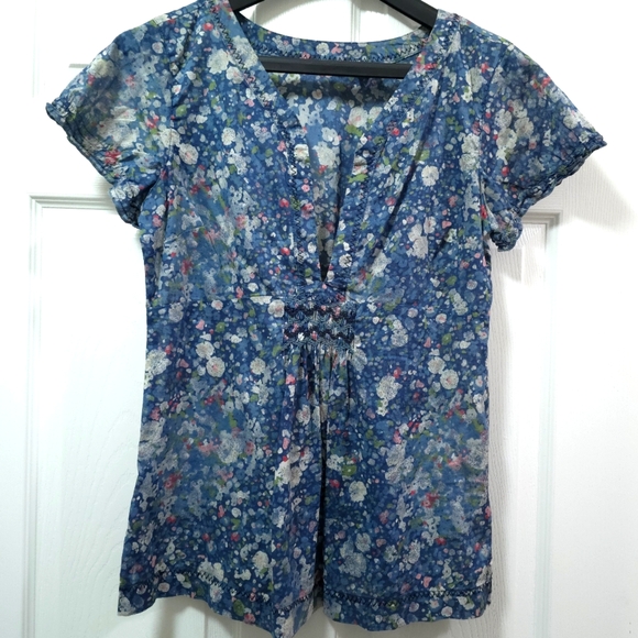 Eddie Bauer Women’s Small Short Sleeve V Neck Pullover Blouse Blue Floral 3641 - Picture 1 of 11